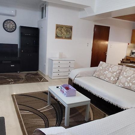 Ευρύχωρο Και Άνετο Διαμέρισμα Στην Ιτέα Joanna'S Apartment Kirra Exterior foto